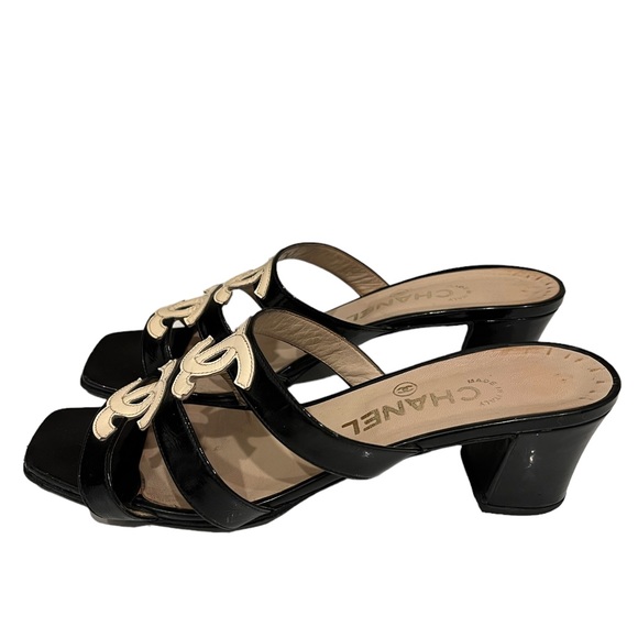 Iconic 90’s Chanel Heel Sandals - Picture 2 of 11